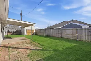 701 S College St, Celeste, TX 75423 - Photo 22