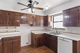 701 S College St, Celeste, TX 75423 - Photo 12