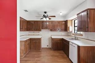701 S College St, Celeste, TX 75423 - Photo 10
