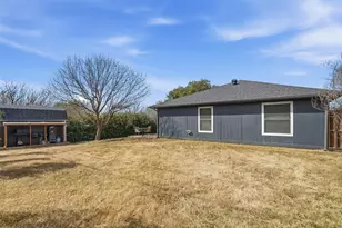 637 Cedar Ridge Ln, Burleson, TX 76028 - Photo 32