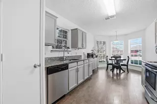 637 Cedar Ridge Ln, Burleson, TX 76028 - Photo 10