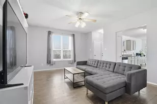 637 Cedar Ridge Ln, Burleson, TX 76028 - Photo 2