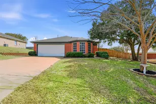 637 Cedar Ridge Ln, Burleson, TX 76028 - Photo 40