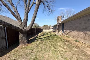 801 S Wood St, Ferris, TX 75125 - Photo 6