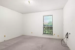 1600 Delta Dr, Arlington, TX 76012 - Photo 16