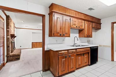 1600 Delta Drive, Arlington, TX 76012 - Photo 10