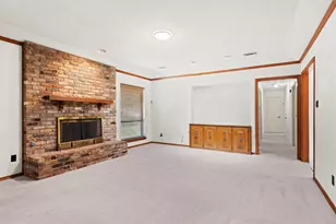 1600 Delta Dr, Arlington, TX 76012 - Photo 12