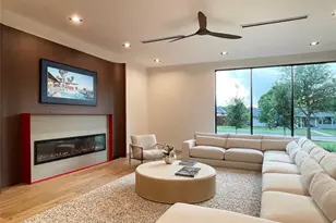 10236 Crestover Dr, Dallas, TX 75229 - Photo 12