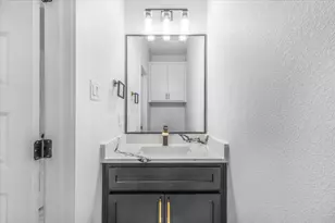 2419 Lincoln Ave, Fort Worth, TX 76164 - Photo 14