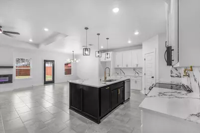 2419 Lincoln Avenue, Fort Worth, TX 76164 - Photo 8