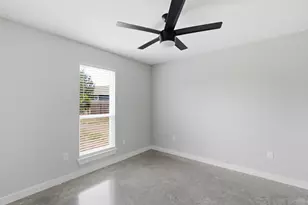 2314 Creekview Dr, Granbury, TX 76048 - Photo 20