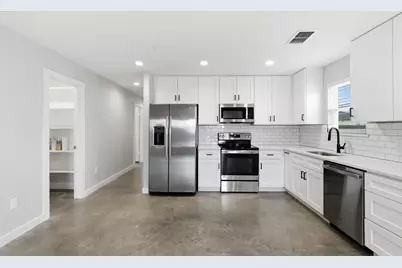 2314 Creekview Drive, Granbury, TX 76048 - Photo 6