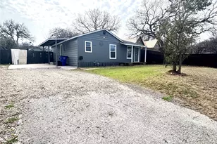 303 W Broad St, Mansfield, TX 76063 - Photo 2