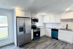 303 W Broad St, Mansfield, TX 76063 - Photo 6