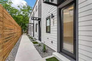 2702 Carroll Ave, Dallas, TX 75204 - Photo 2