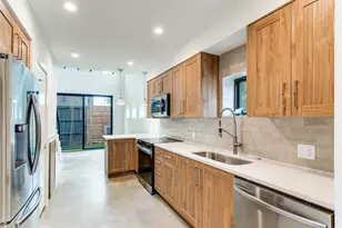 2702 Carroll Ave, Dallas, TX 75204 - Photo 10