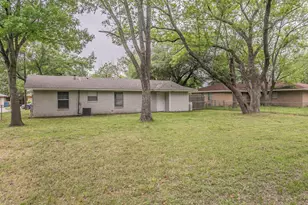 203 E 11th St, Kaufman, TX 75142 - Photo 30