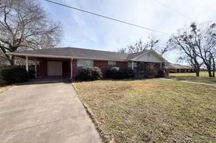 828 Park Ln, Mexia, TX 76667 - Photo 2