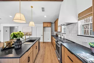 1817 Teton Dr, Grapevine, TX 76051 - Photo 8