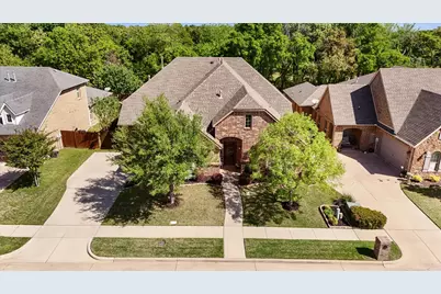 2711 Stonebriar Court, Arlington, TX 76001 - Photo 4