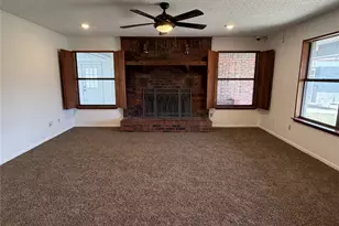 314 W 5th St, Springtown, TX 76082 - Photo 6