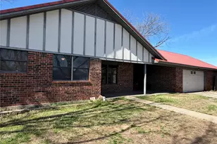 314 W 5th St, Springtown, TX 76082 - Photo 2
