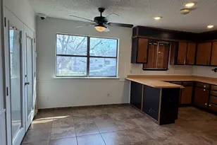 314 W 5th St, Springtown, TX 76082 - Photo 8