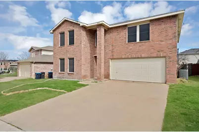 8709 Stonebriar Lane, Fort Worth, TX 76123 - Photo 4