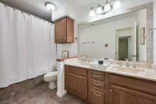 2101 Friendly Dr, Arlington, TX 76011 - Photo 20