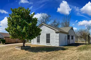 7405 Shadow Bend Dr, Fort Worth, TX 76137 - Photo 2
