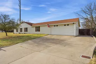 100 Hillside Dr, Hewitt, TX 76643 - Photo 2