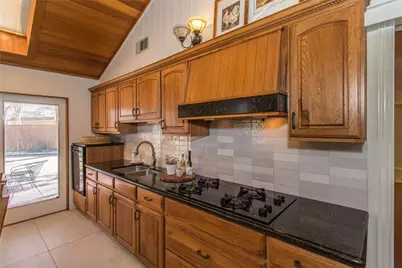 5805 Havenwood Court, Fort Worth, TX 76112 - Photo 18