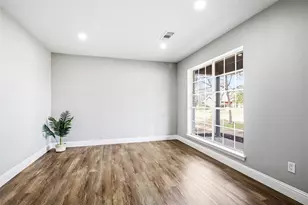 1708 Park Ridge Terrace, Arlington, TX 76012 - Photo 4