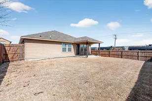 401 Millbrook Ln, Crowley, TX 76036 - Photo 28