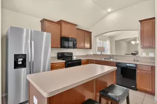 401 Millbrook Ln, Crowley, TX 76036 - Photo 4