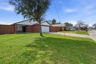 6560 Davidson St, Richland Hills, TX 76118 - Photo 2