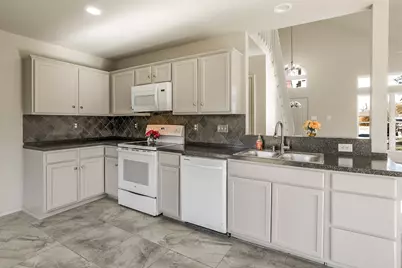 6600 W Lynn Creek Drive W, Arlington, TX 76001 - Photo 8