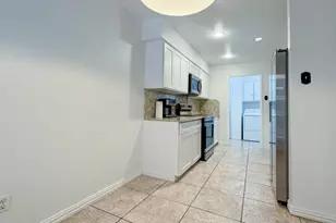 10431 Pagewood Dr, Dallas, TX 75230 - Photo 14