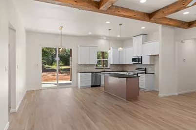 1610 Cheyenne Trail, Granbury, TX 76048 - Photo 14