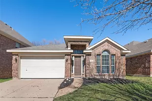 4828 Summer Oaks Ln, Fort Worth, TX 76123 - Photo 2