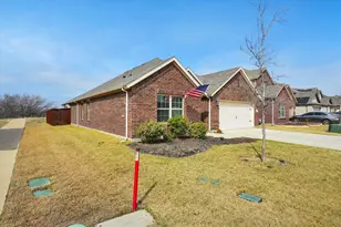 8913 Lantana Meadow Dr, Fort Worth, TX 76131 - Photo 2