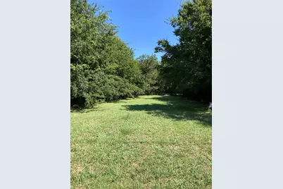 705 College Street, Grandview, TX 76050 - Photo 2