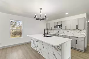 5619 Lake Granbury Trail, Granbury, TX 76048 - Photo 10