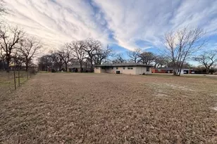 2104 2nd Ave, Bridgeport, TX 76426 - Photo 8