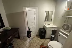 1022 W Wolfe St, Grand Saline, TX 75140 - Photo 8