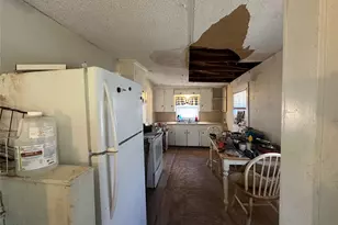 1022 W Wolfe St, Grand Saline, TX 75140 - Photo 6