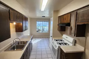 607 Arbor Ln, Lancaster, TX 75134 - Photo 6