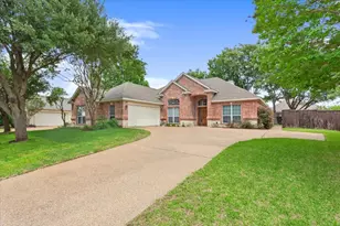 100 Edinburgh, Waco, TX 76712 - Photo 2