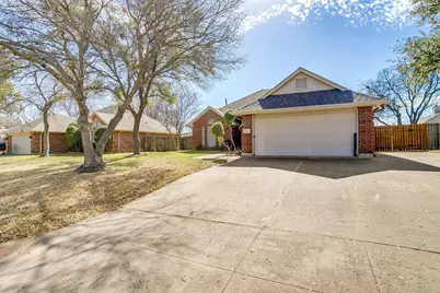 841 Park Meadow Lane, Burleson, TX 76028 - Photo 2
