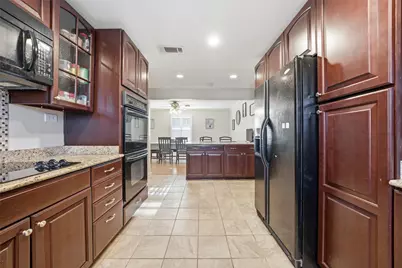 100 Hillside Drive, Hewitt, TX 76643 - Photo 8